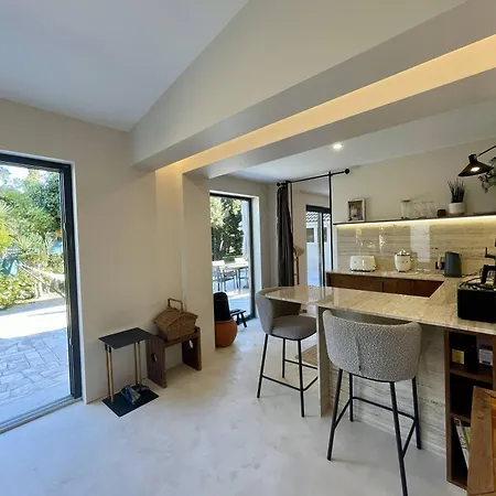 Modern In Lush Garden - Aroeira Сasa de vacaciones