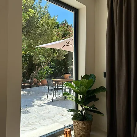 Modern In Lush Garden - Aroeira Сasa de vacaciones