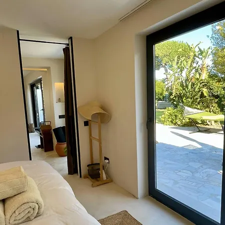 Modern In Lush Garden - Aroeira * Aroeira (Setubal)