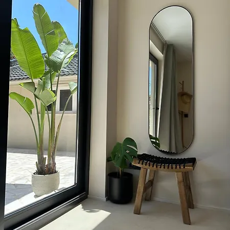 Modern In Lush Garden - Aroeira Aroeira (Setubal)